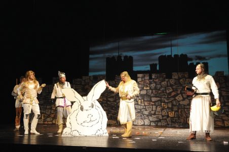 Fotka z představení Monty Python’s Spamalot