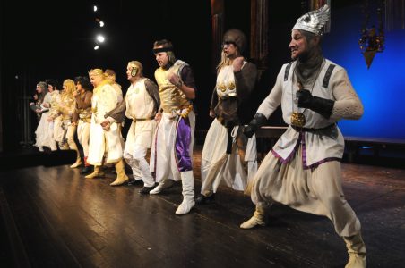 Fotka z představení Monty Python’s Spamalot